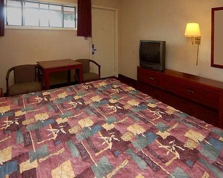 Econo Lodge Pratt ห้อง รูปภาพ